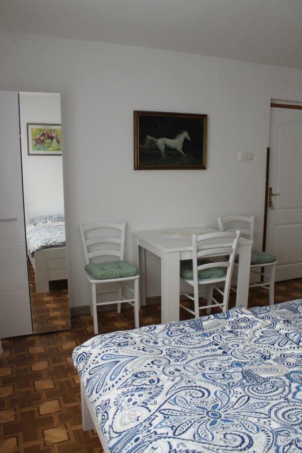Rooms Jurca Postojna Exterior foto